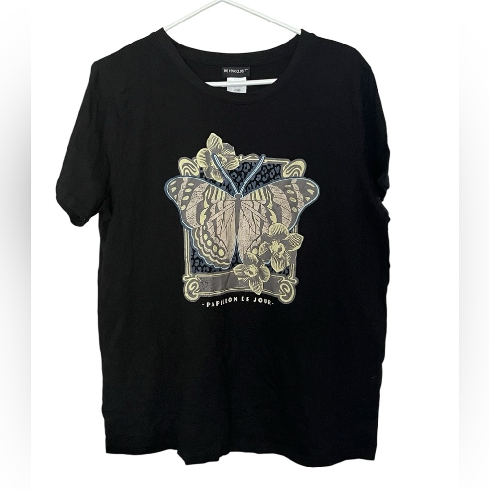 ✨ FREE WITH PURCHASE ✨ Black Butterfly Graphic Tee